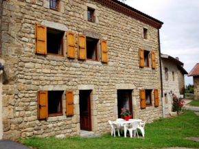 Maison de charme avec poêle à bois, 3 chambres, salle de jeux, jardin clos et équipements modernes. - FR-1-496-259